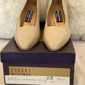 7N, 7AA Stuart Weitzman Women's Cream Silk Pumps, NIB